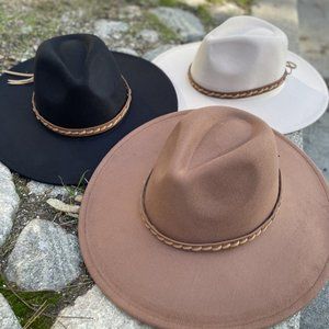 Wide brim dandy Panama hat